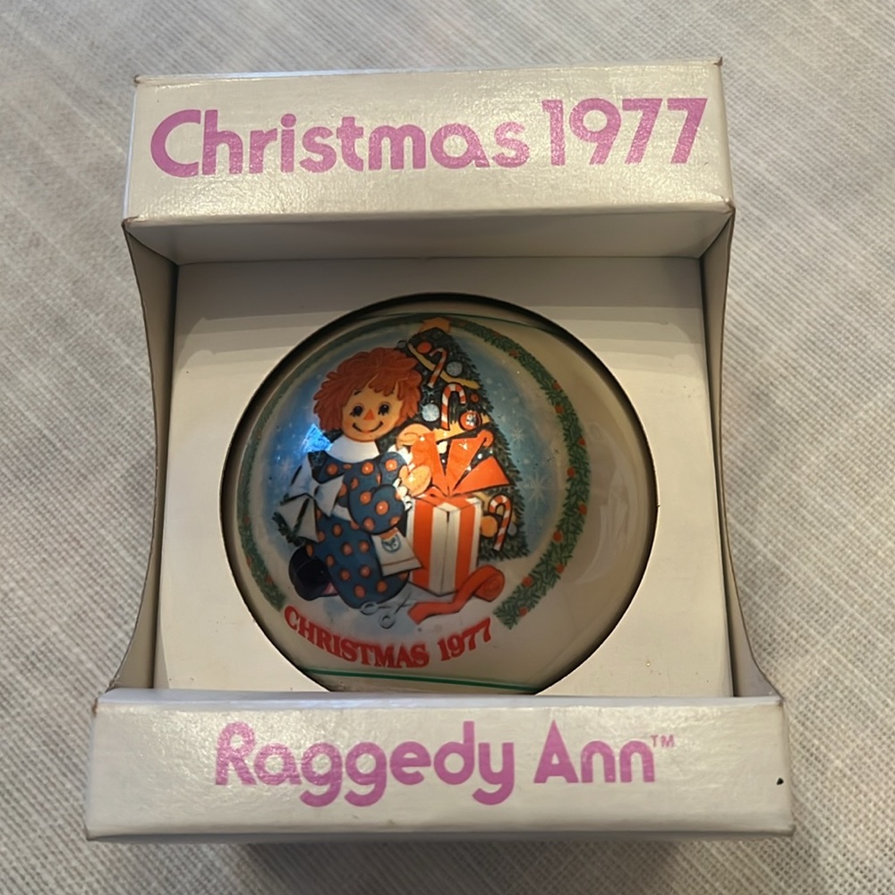 VTG 1977 Schmid Christmas Raggedy Ann Glass Ornament in Original Box